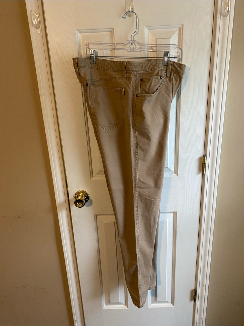 Magellan Outdoors Khaki Straight Leg Chinos 34 X 34